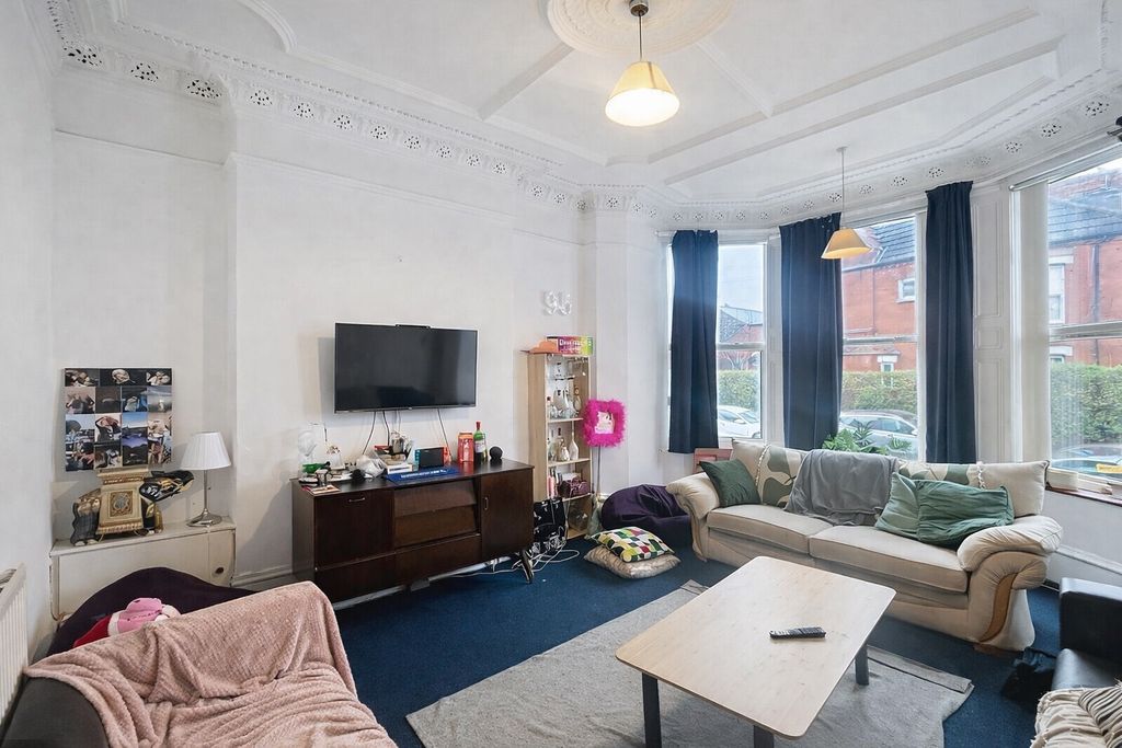 Property photo 2 of 19 4854983