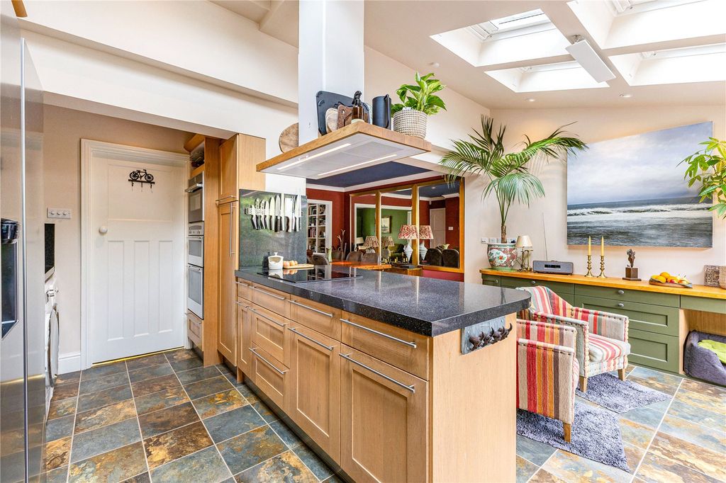 Property photo 3 of 18 Kitchen/B'fast Room