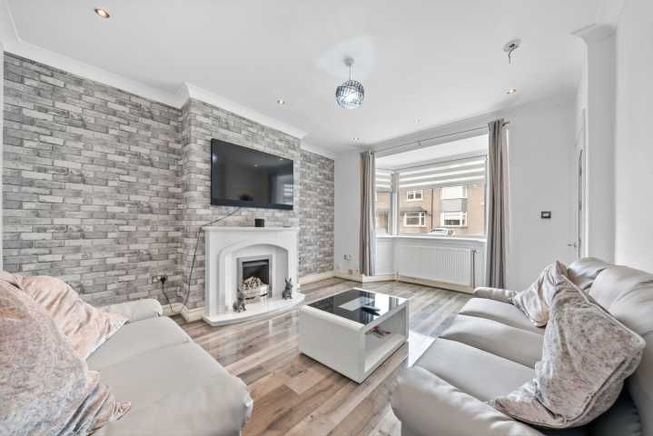 Property photo 2 of 28