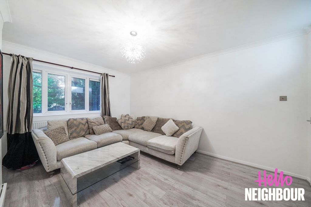 Property photo 2 of 12 Photo 1