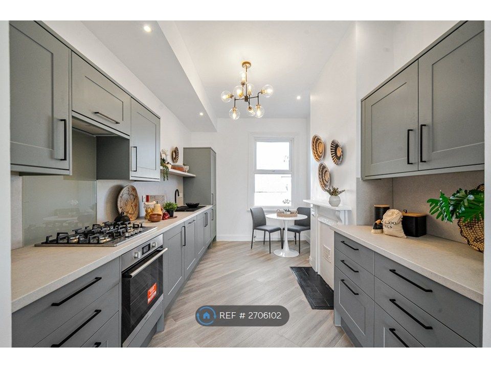 Property photo 3 of 15 Kitchen