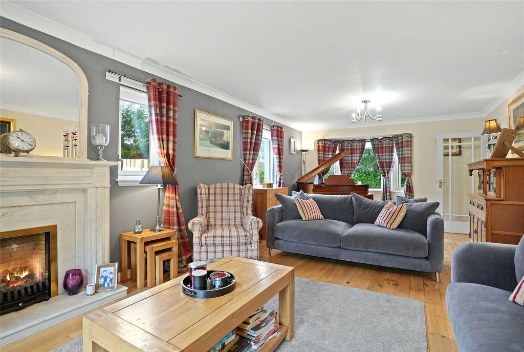 Property photo 2 of 22 Sitting Room