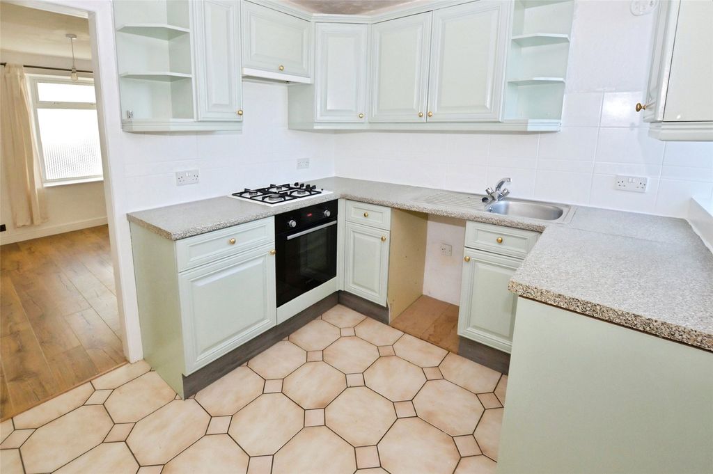 Property photo 3 of 10 3 - Kitchen