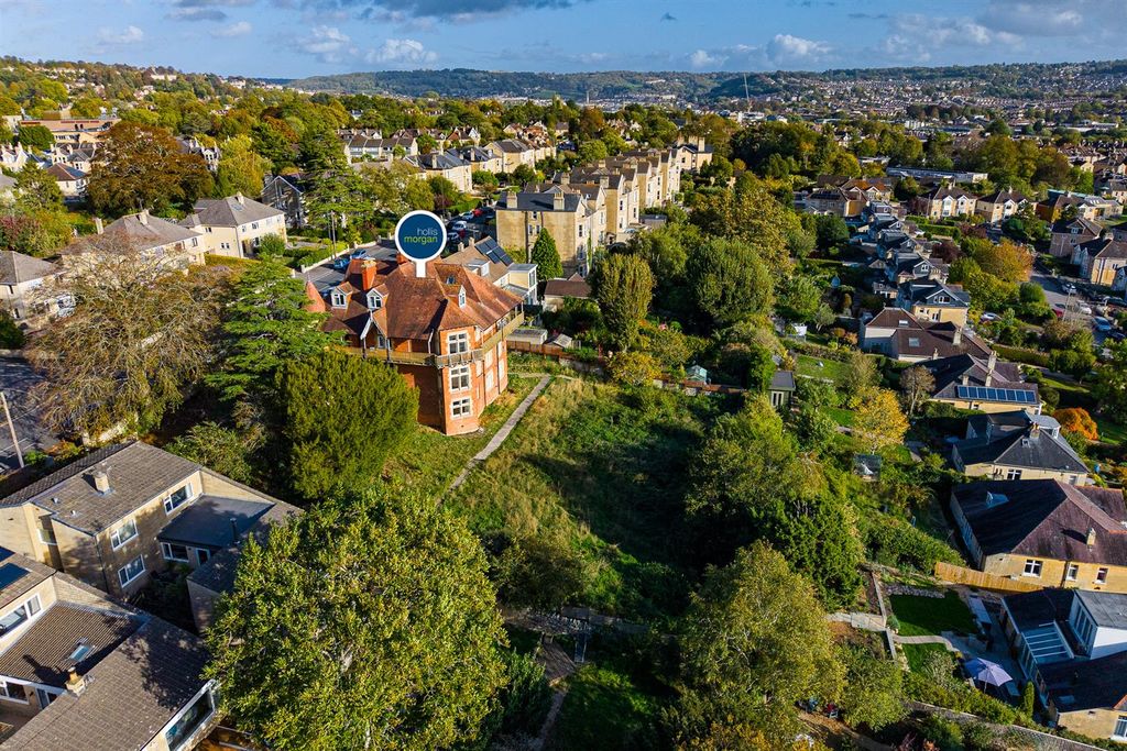 Property photo 2 of 71 Newbridge Towers, 169 Newbridge Hill, Bath, BA1 3P