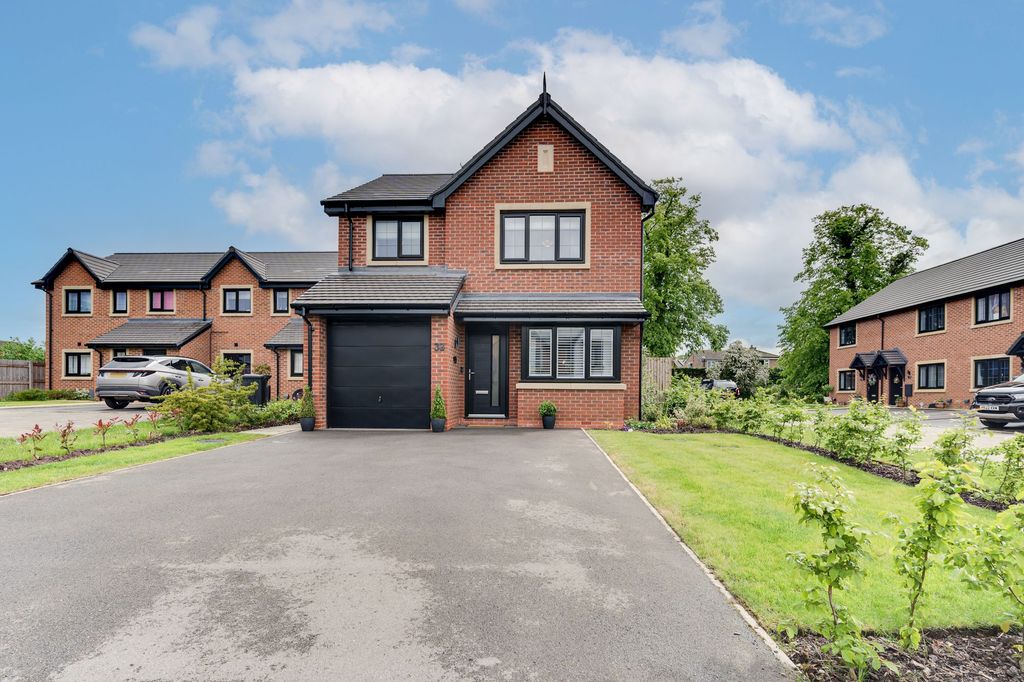 Property photo 1 of 32