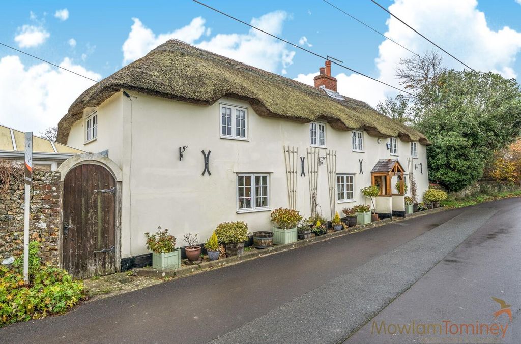 Property photo 1 of 24 c44E6F2E-6Ddc-417d-9dcc-c9749Fe15Bf3.Jpg