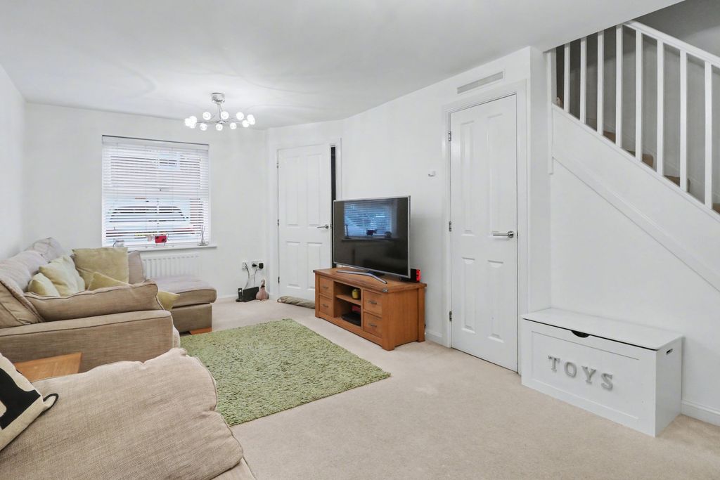 Property photo 3 of 12