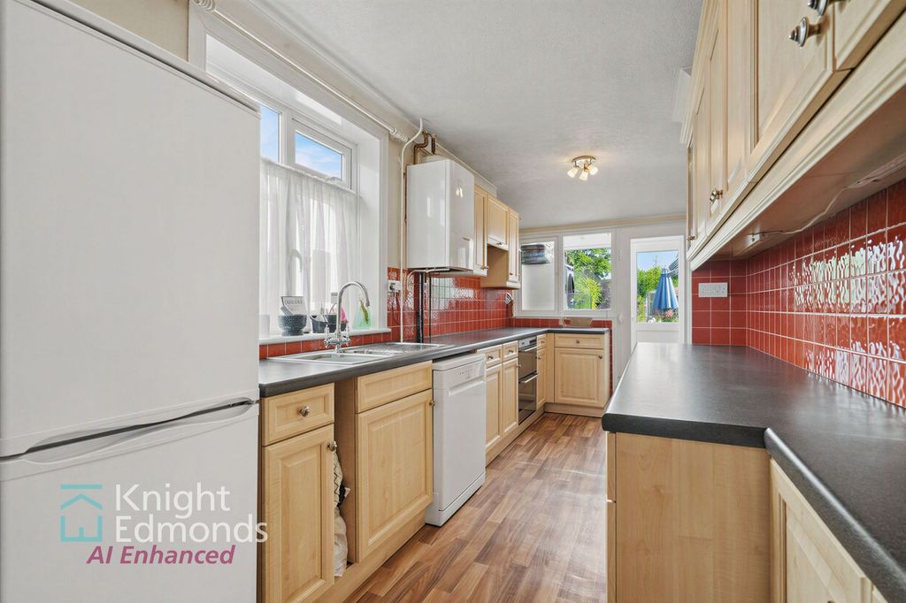 Property photo 3 of 24 Kitchen