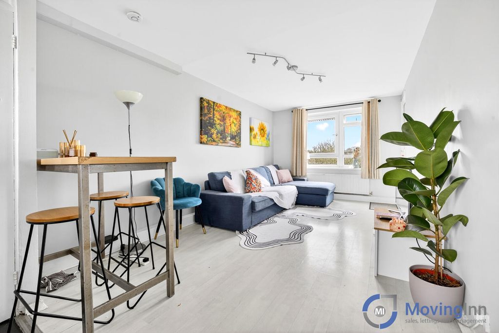 Property photo 1 of 16 Living Room