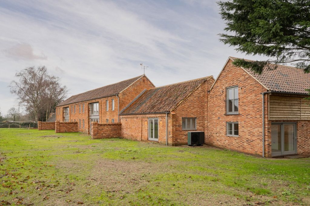 Property photo 1 of 13 Highbury Farm Barns