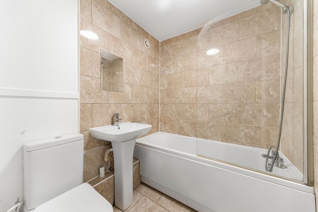 Property photo 3 of 6 Picture No. 02