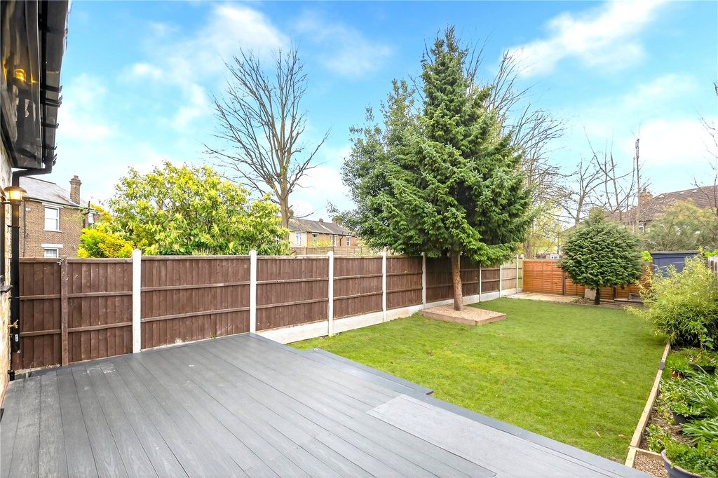 Property photo 2 of 16 Picture No. 11