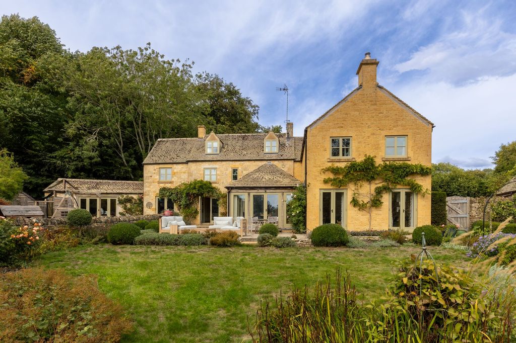 Property photo 1 of 32 Rear &amp; Garden