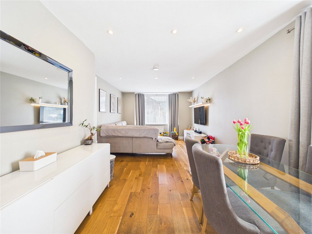 Property photo 3 of 23 Picture No. 21