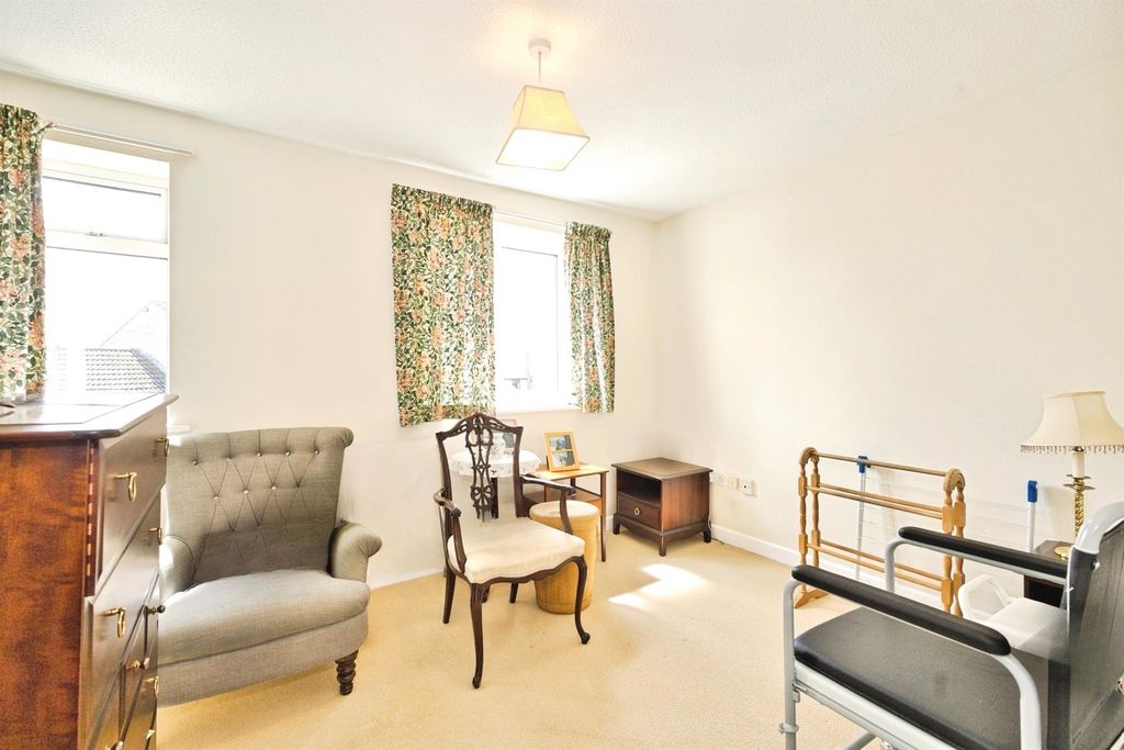 Property photo 3 of 10