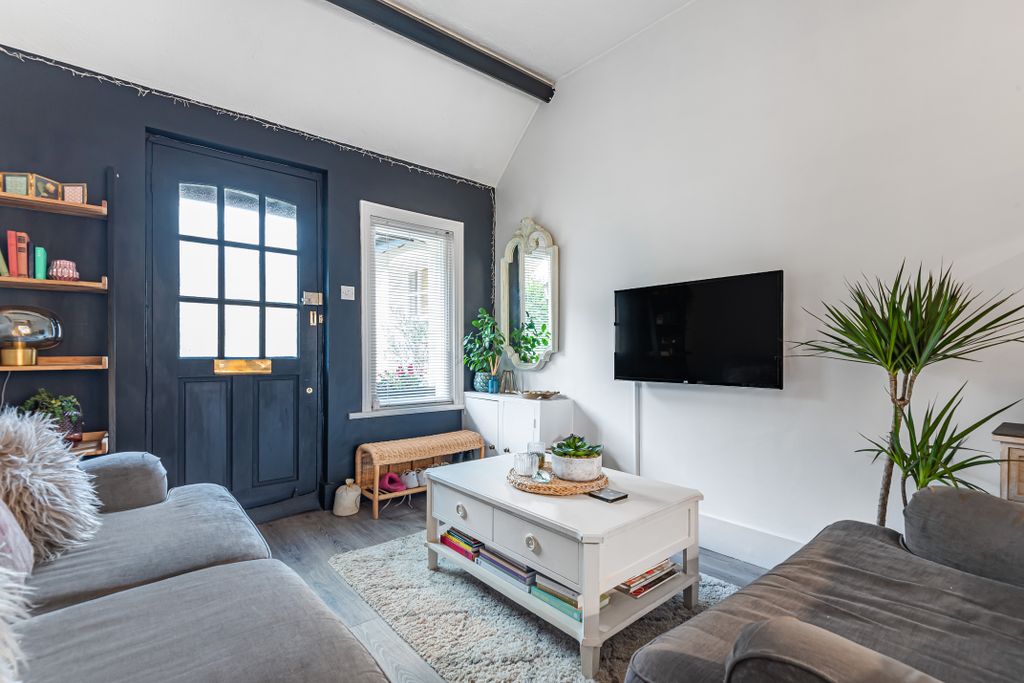 Property photo 2 of 12 Photo 02