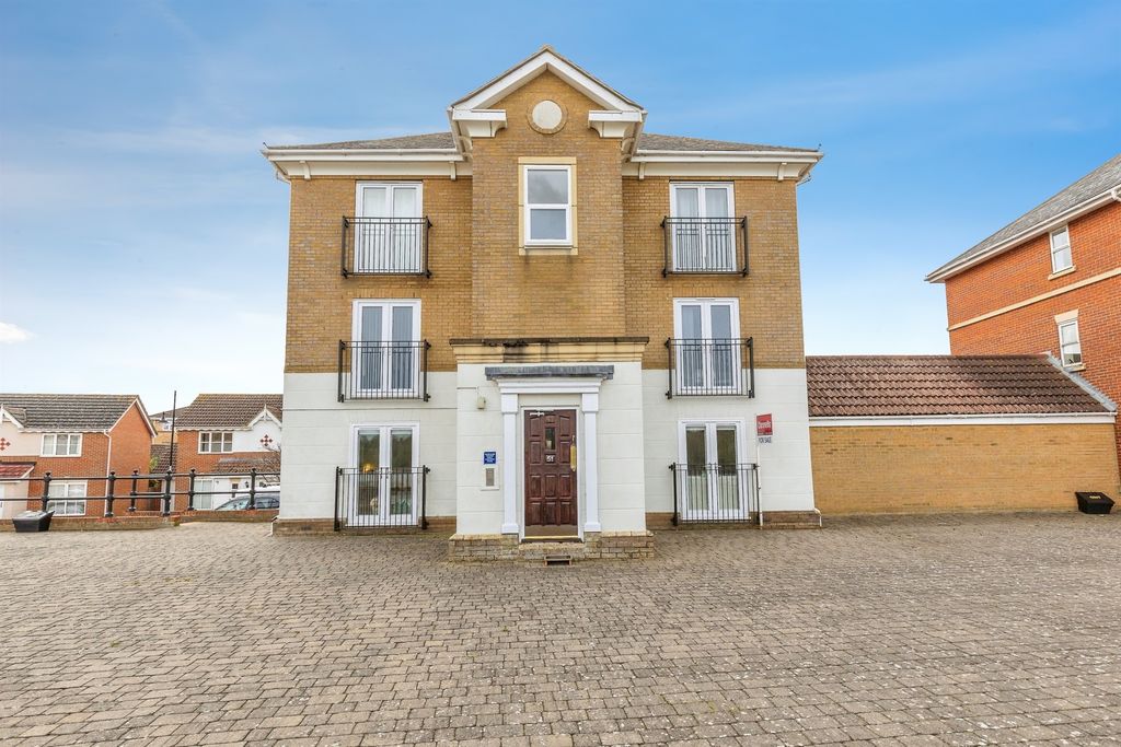 Property photo 1 of 11