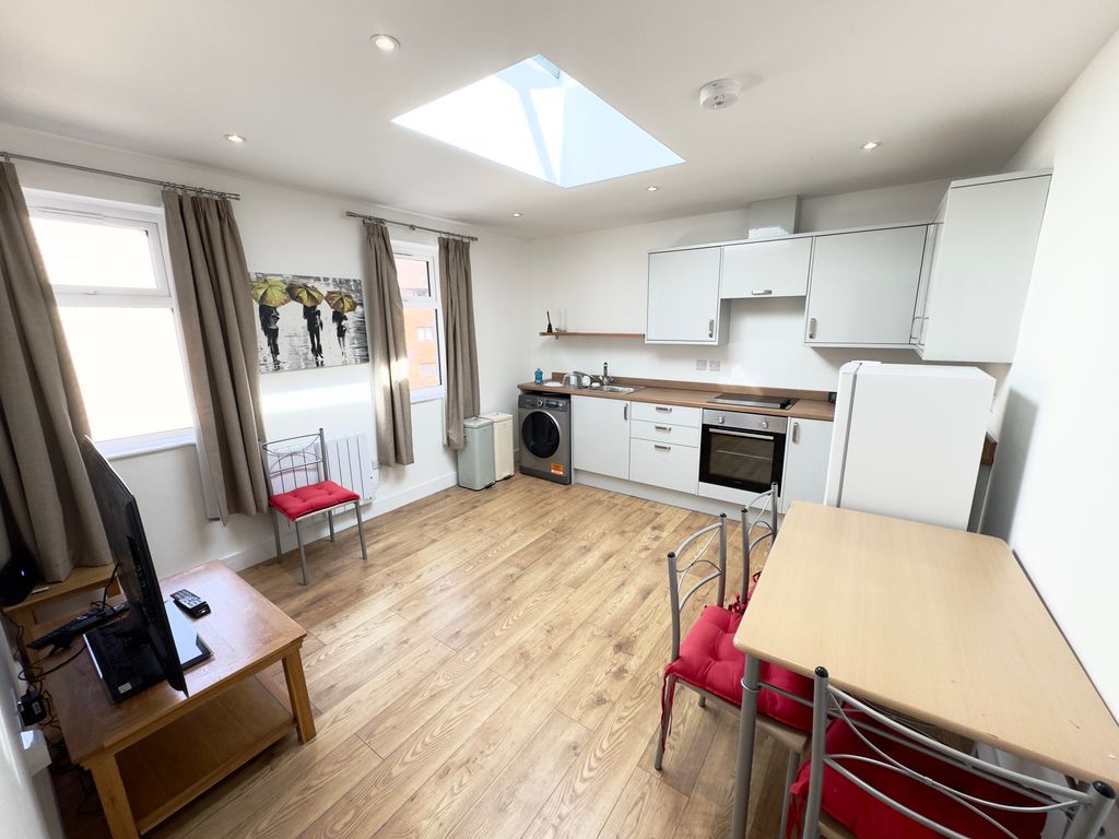 Property photo 1 of 5