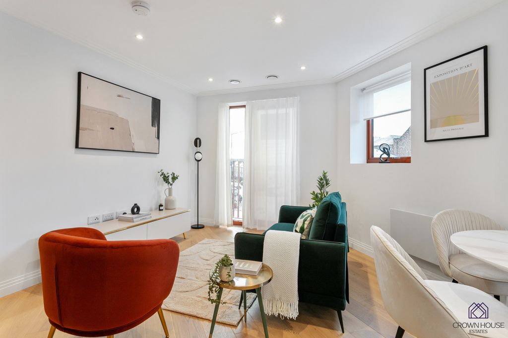 Property photo 2 of 21