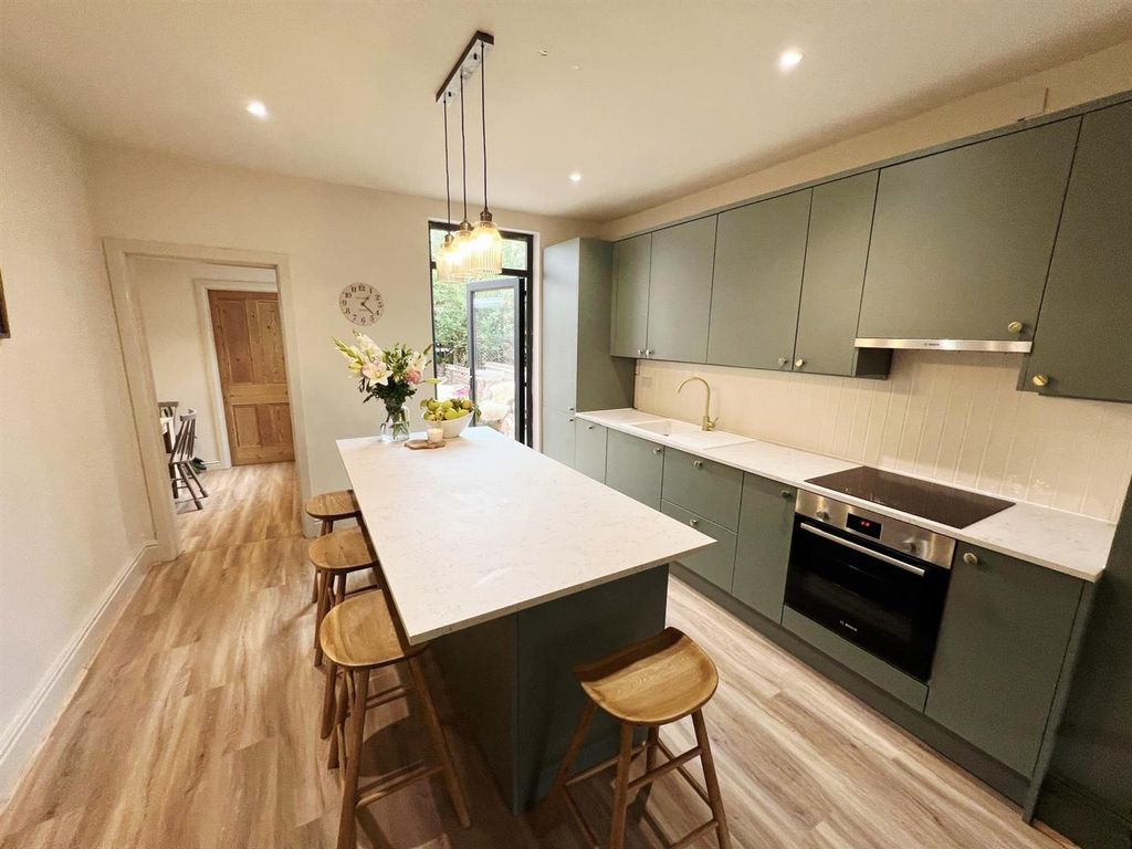 Property photo 1 of 14 Kitchen