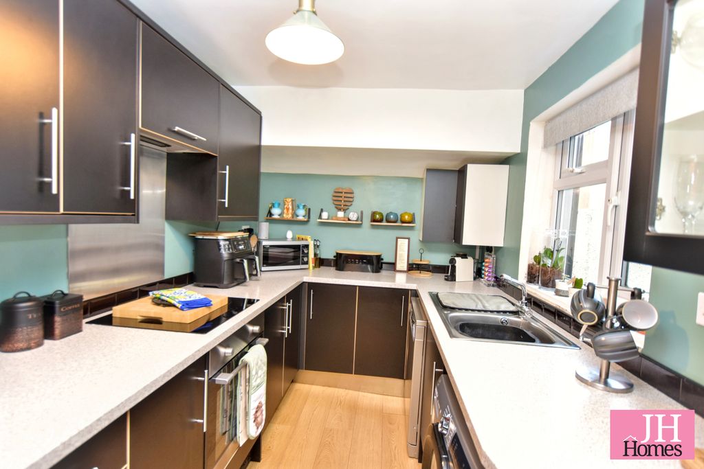 Property photo 3 of 15