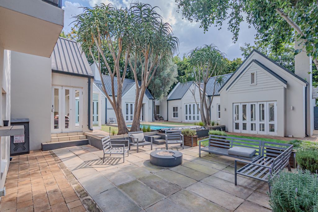 Property photo 3 of 80 Cn1726347