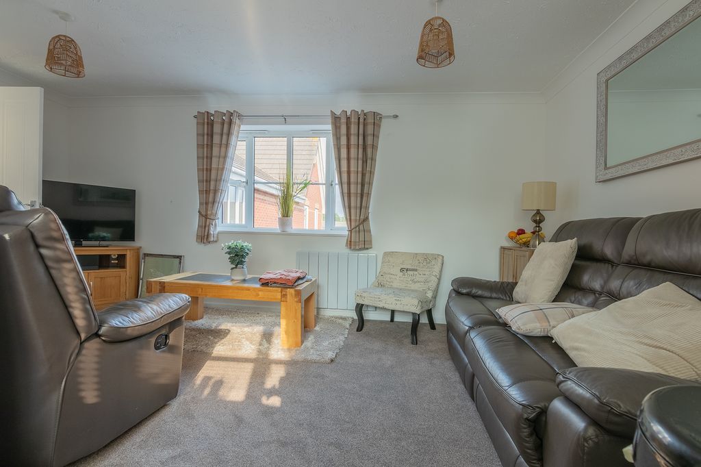 Additional image 4 of 1 bed flat for saleMiddle Close, Swadlincote DE11