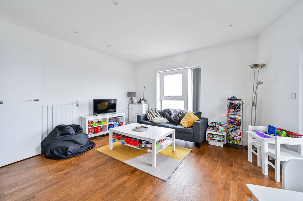 Property photo 3 of 14