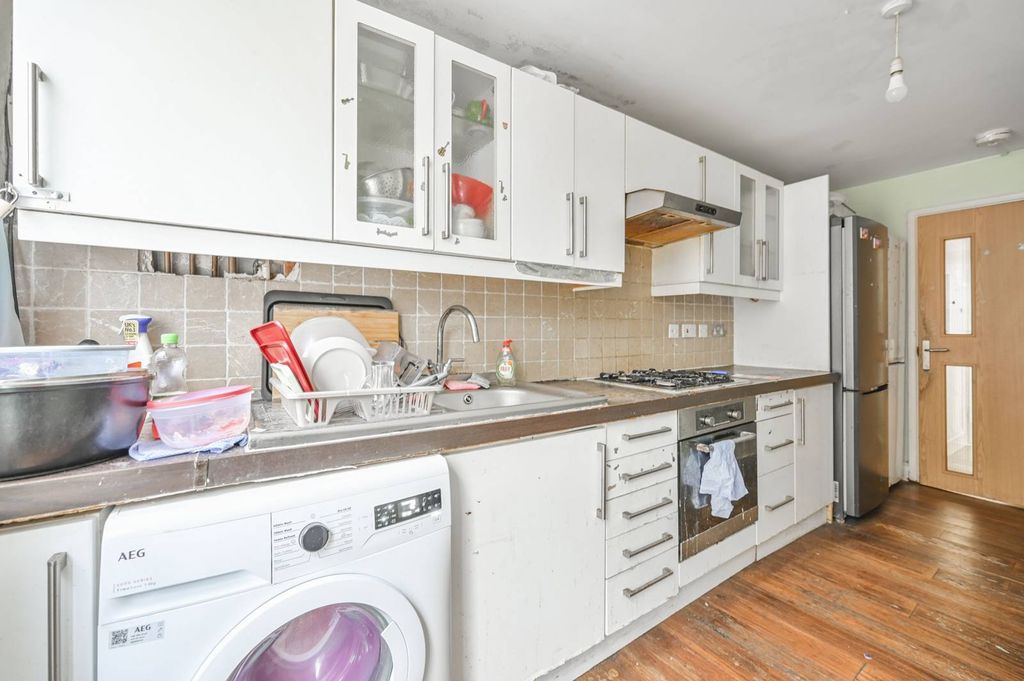 Property photo 2 of 6