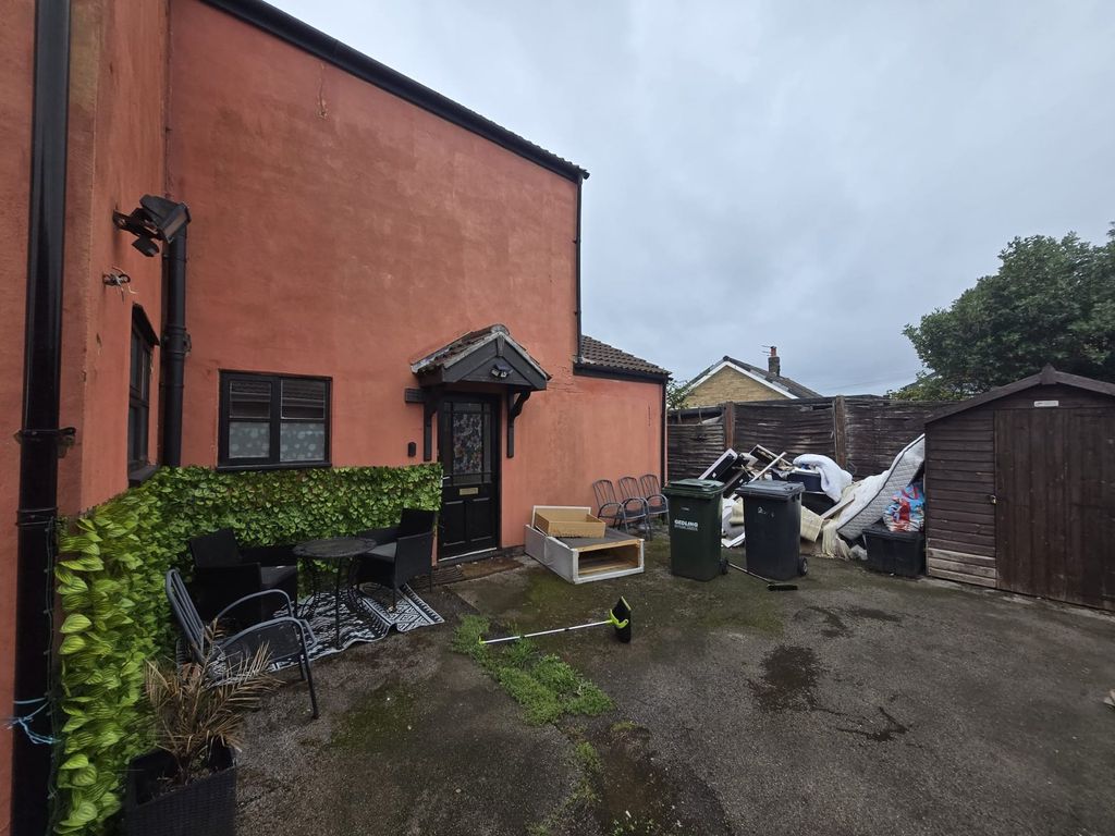 Property photo 3 of 4 Picture No. 27