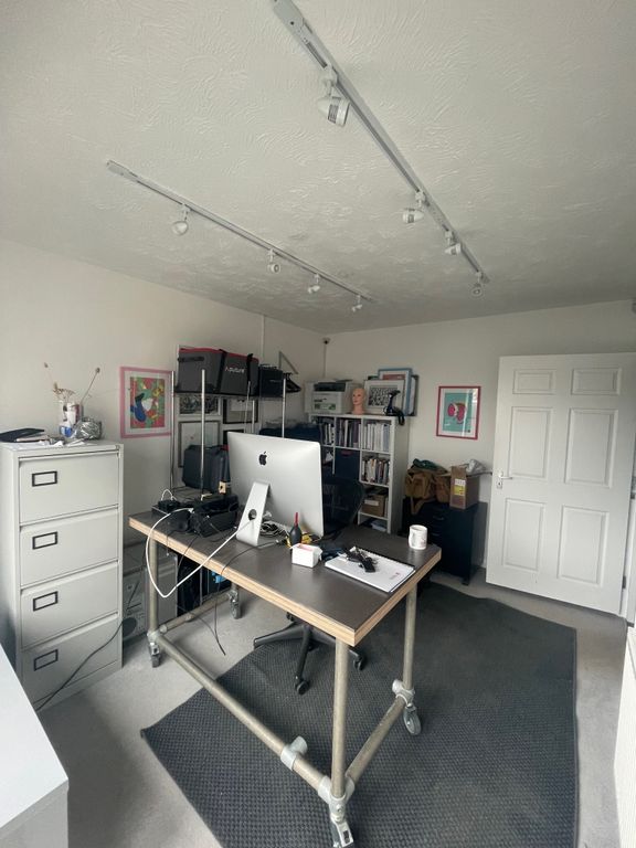Property photo 3 of 4