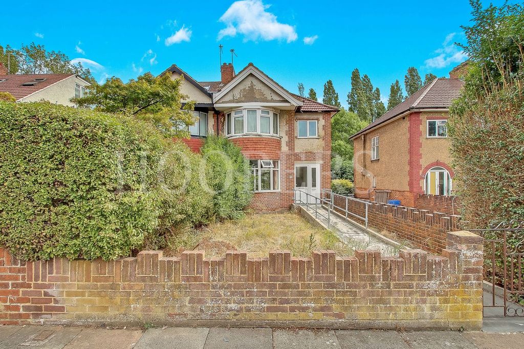 Property photo 1 of 11