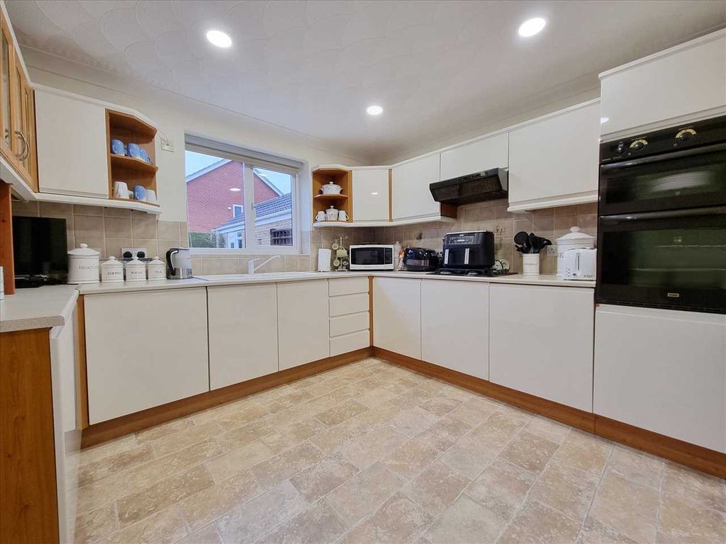 Property photo 3 of 15 Dining Kitchen: