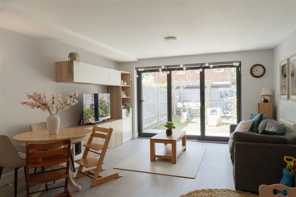 Property photo 3 of 12 3.Jpg
