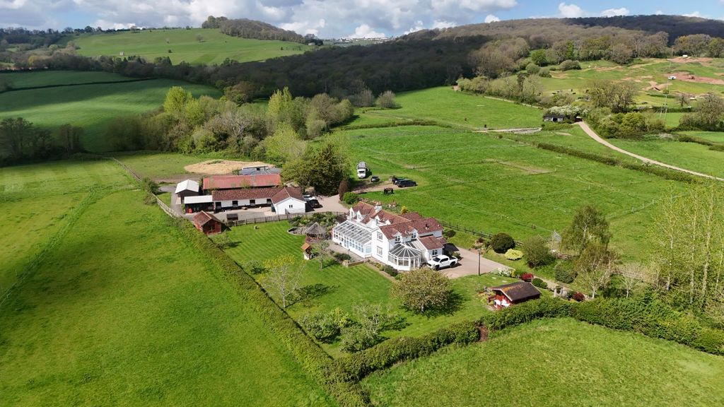 Property photo 1 of 42