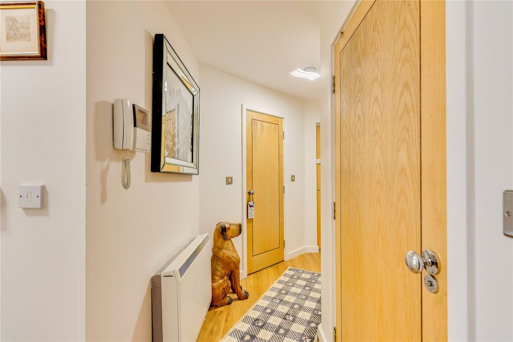 Property photo 2 of 23 Picture No. 21