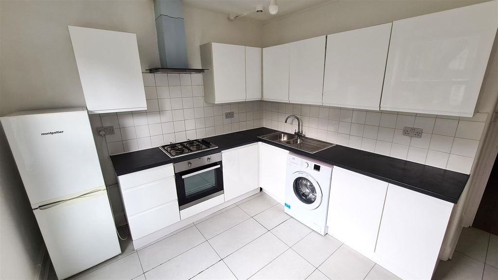 Property photo 2 of 14 Kitchen