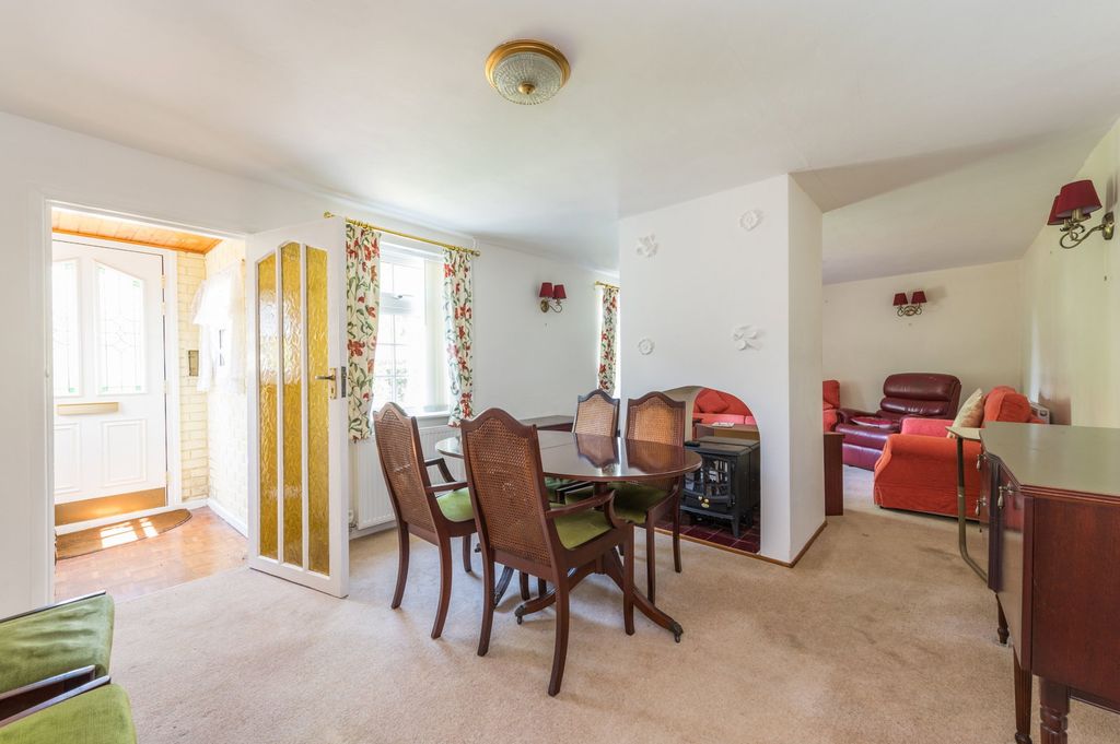 Property photo 2 of 20