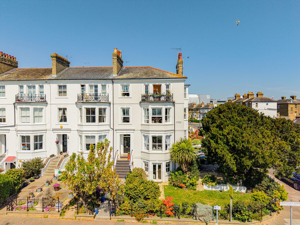 Property photo 1 of 37