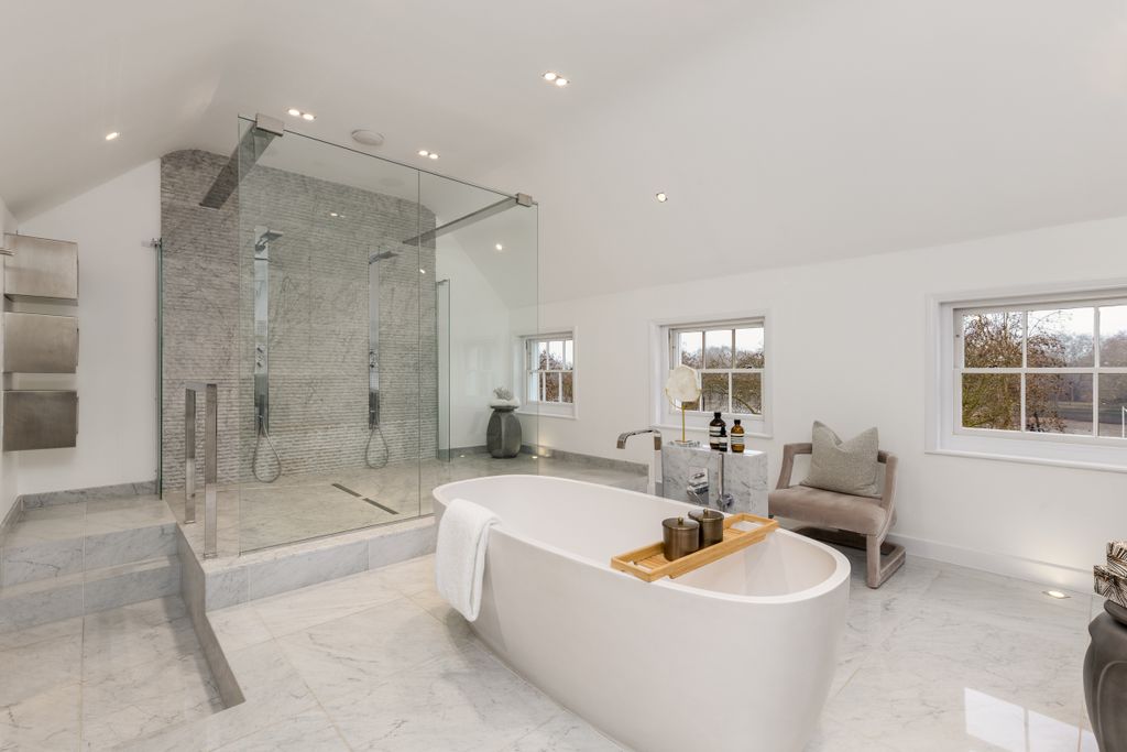 Additional image 12 of 8 bed mews to rentCheyne Walk, London SW3