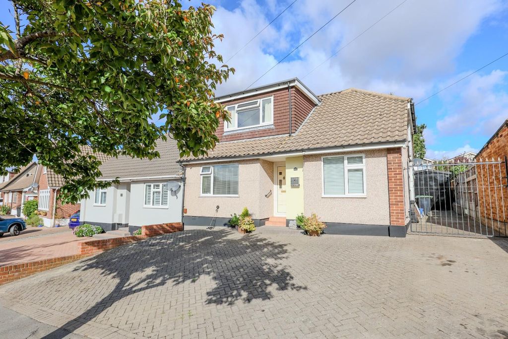 Property photo 1 of 33