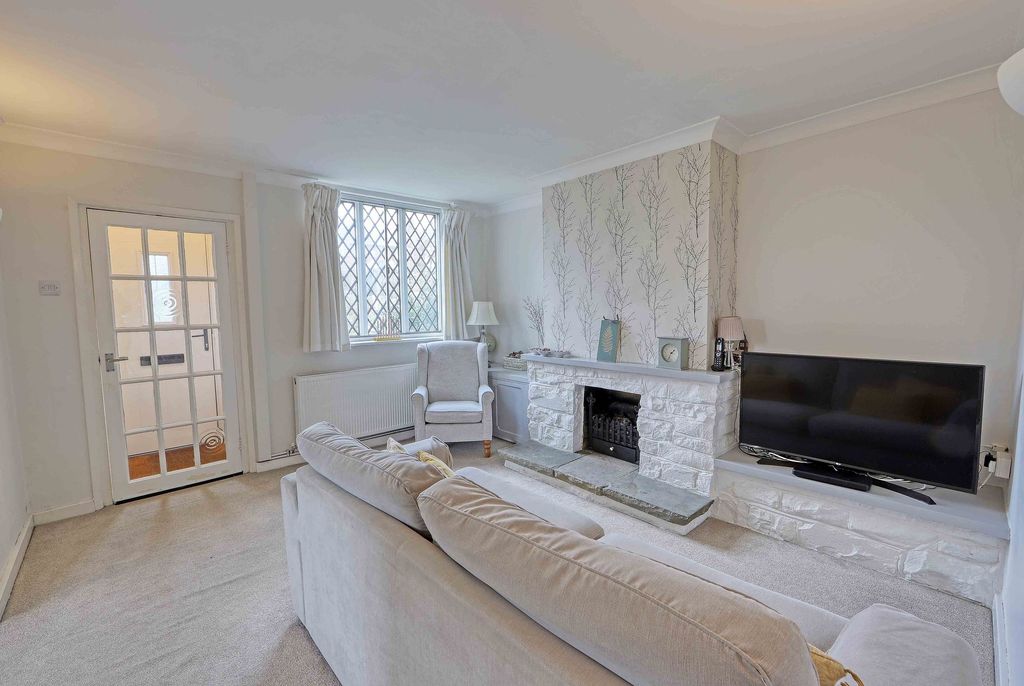 Property photo 3 of 16