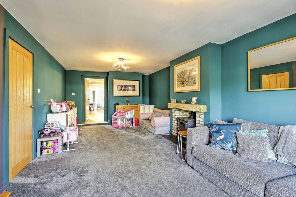 Property photo 3 of 43 Pbox-Img.Jpg