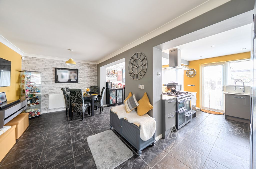 Property photo 2 of 16 861Da259-09A0-4Fe...