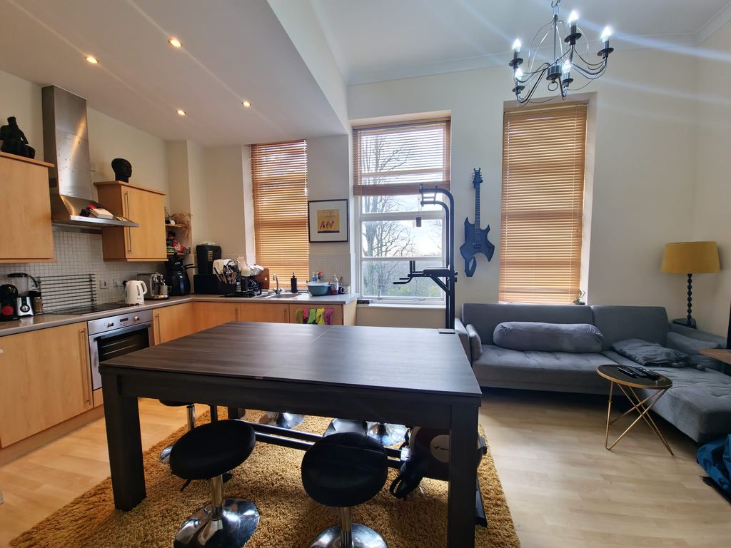 Property photo 2 of 8