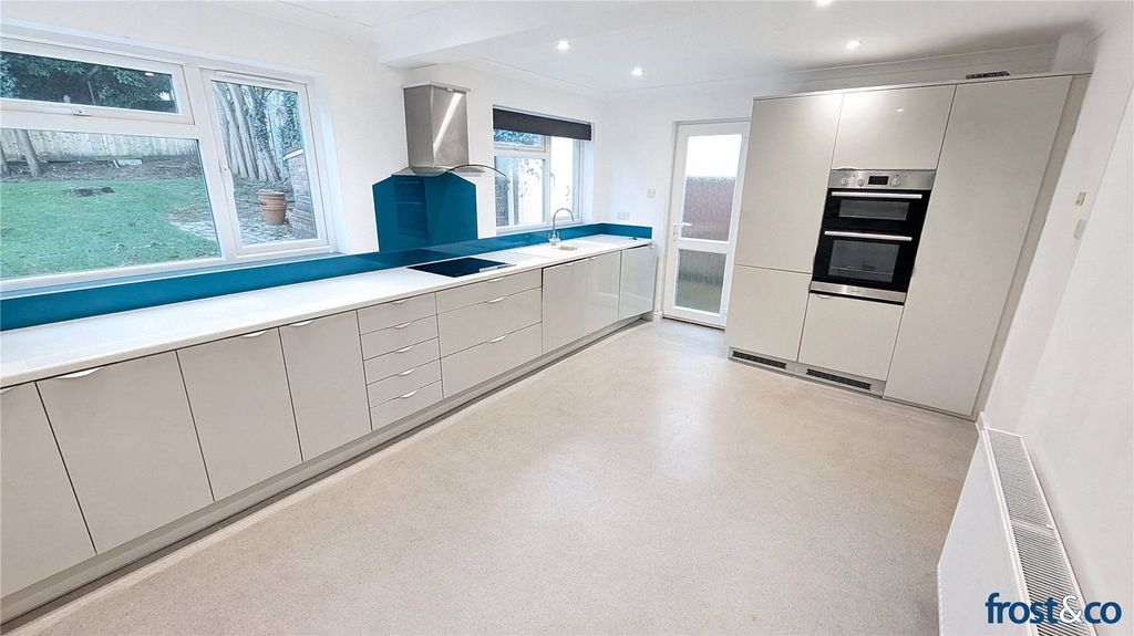 Property photo 3 of 14 Kitchen