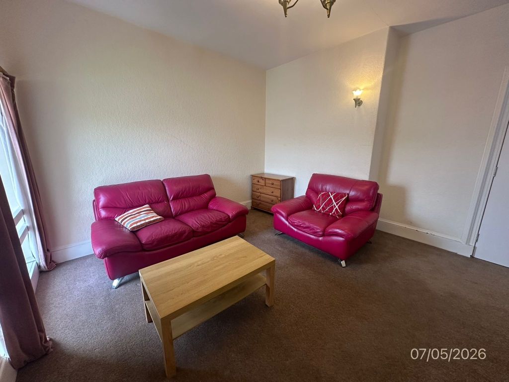 Property photo 1 of 12 Lounge