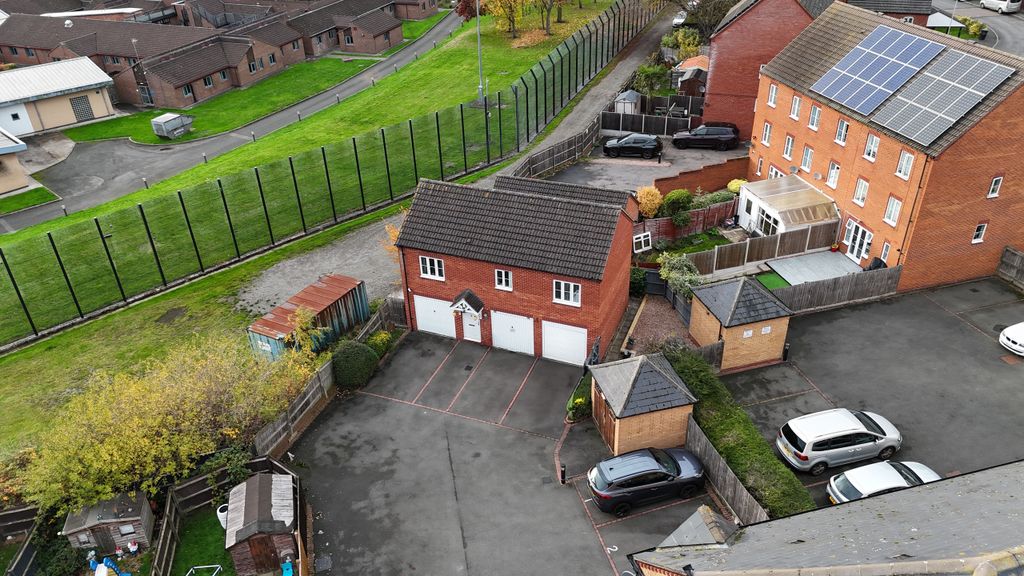 Property photo 2 of 13 Dji_20251105144426_0020_D