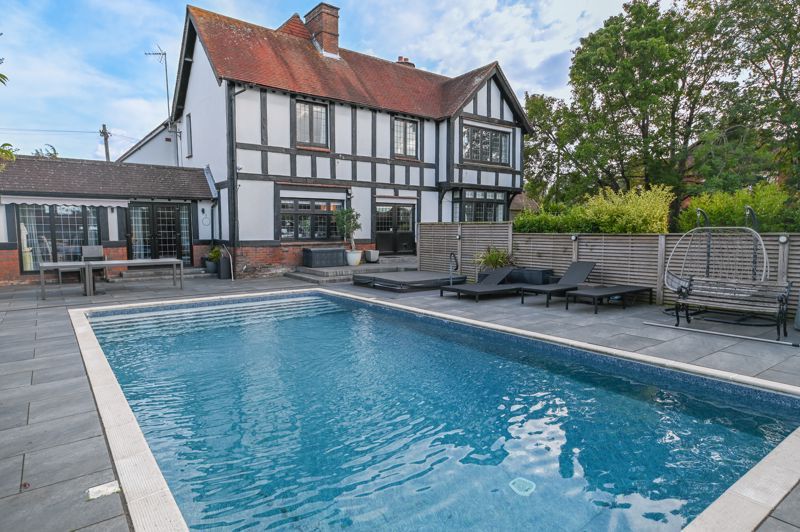 Property photo 2 of 31 Photo 19