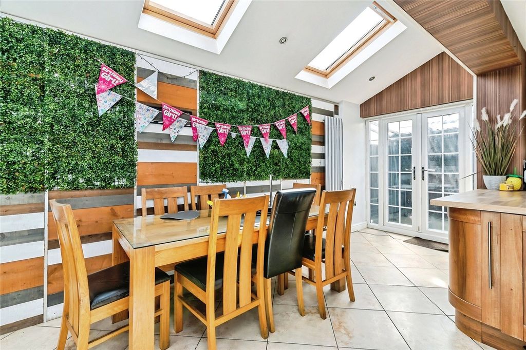 Property photo 2 of 17 Picture No. 37